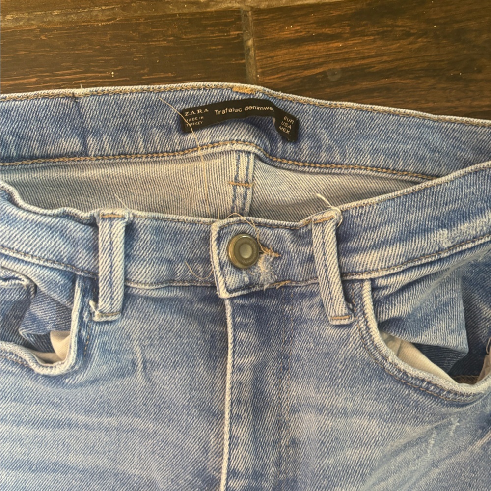 Zara Stylish Distressed Blue Jeans - Picture 3 of 6